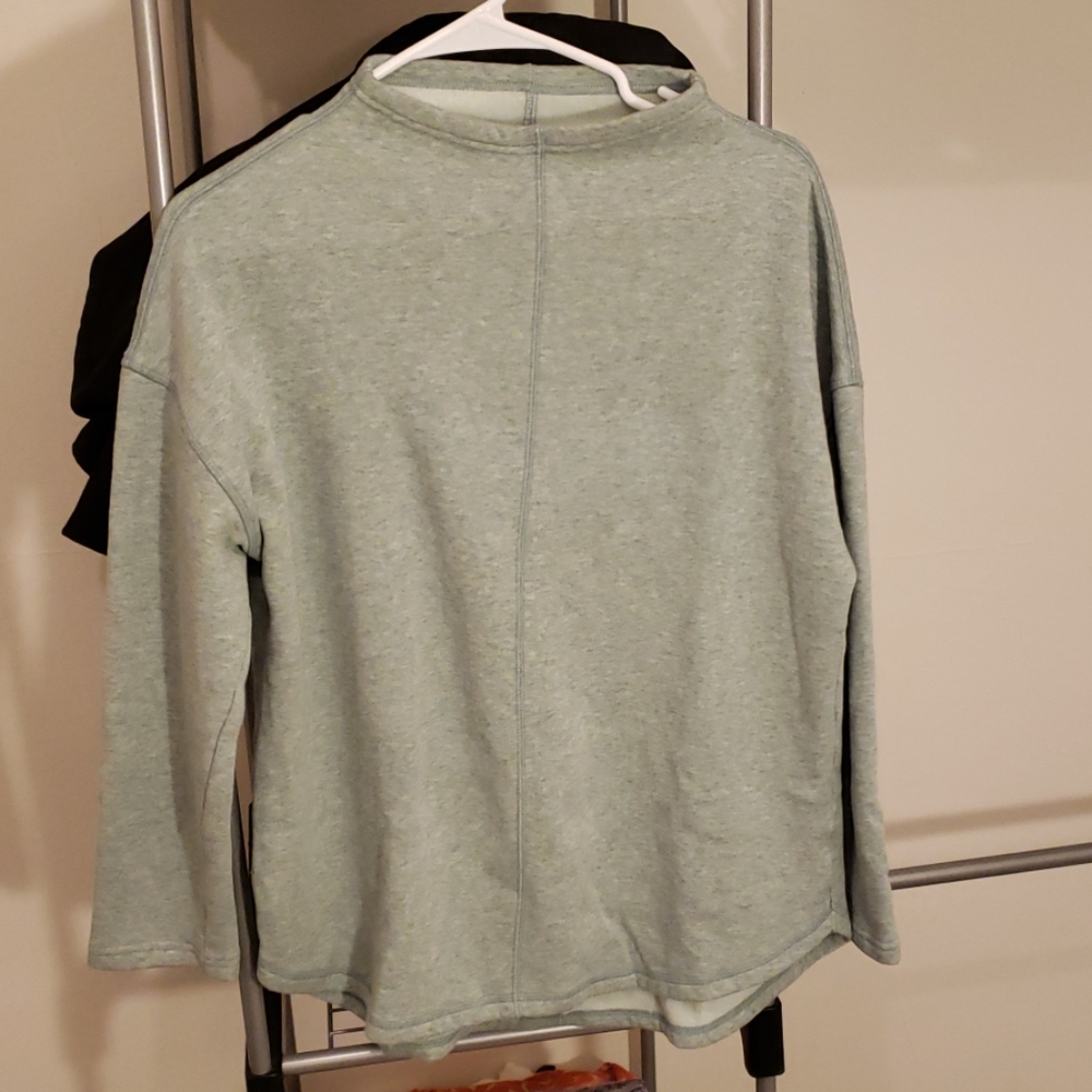 Simple sweatshirt